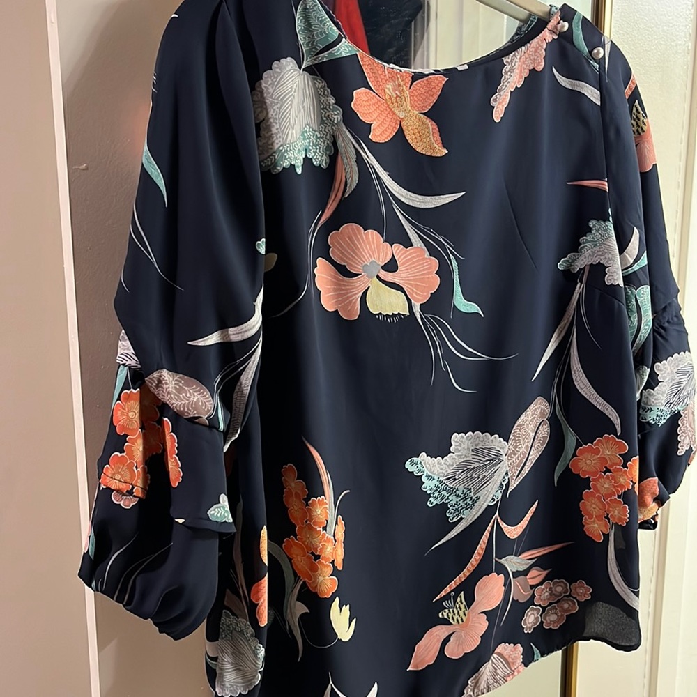 Floral blouse with pearl detail